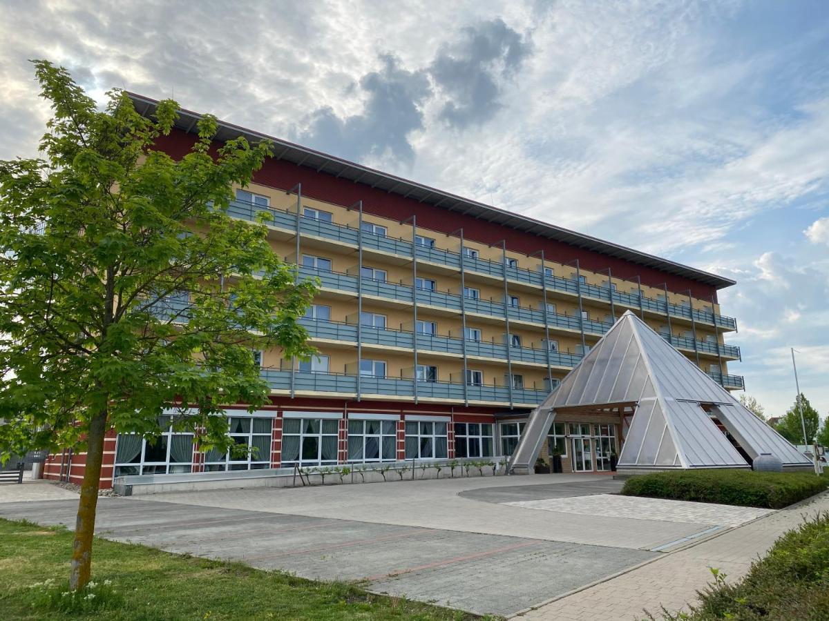Kurhotel Pyramide Bad Windsheim Esterno foto