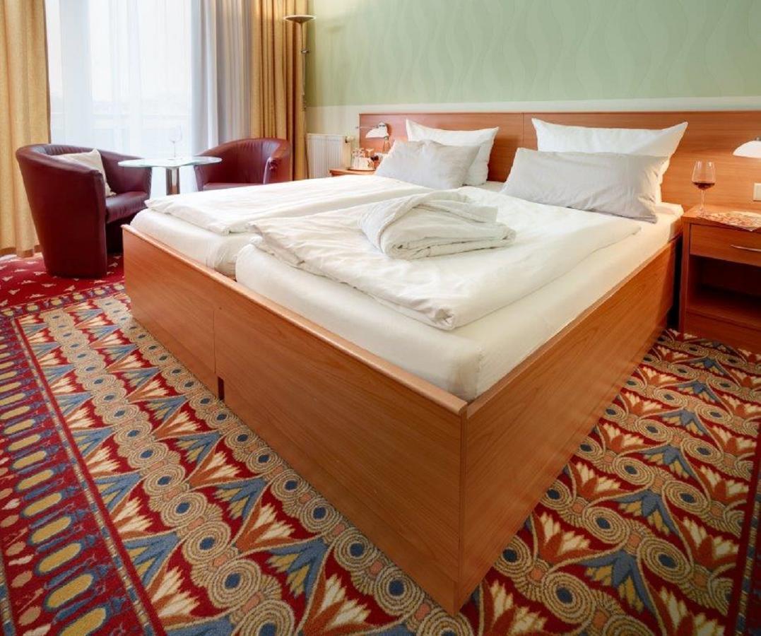 Kurhotel Pyramide Bad Windsheim Esterno foto