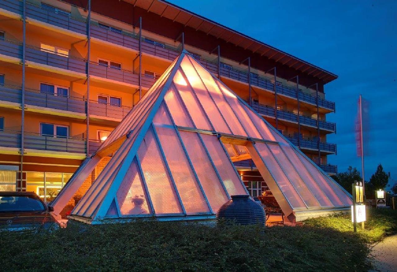 Kurhotel Pyramide Bad Windsheim Esterno foto